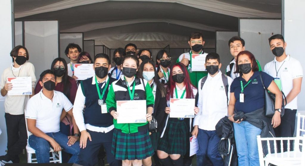 Estudiantes de Conalep Apatzingán ganan oro y plata en concurso de ciencia y tecnología